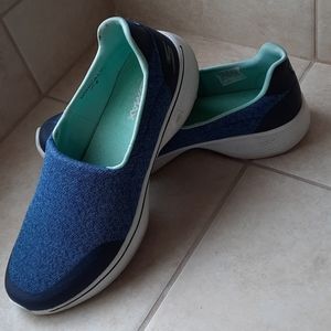 Skechers Goga Sneakers sz 9.5